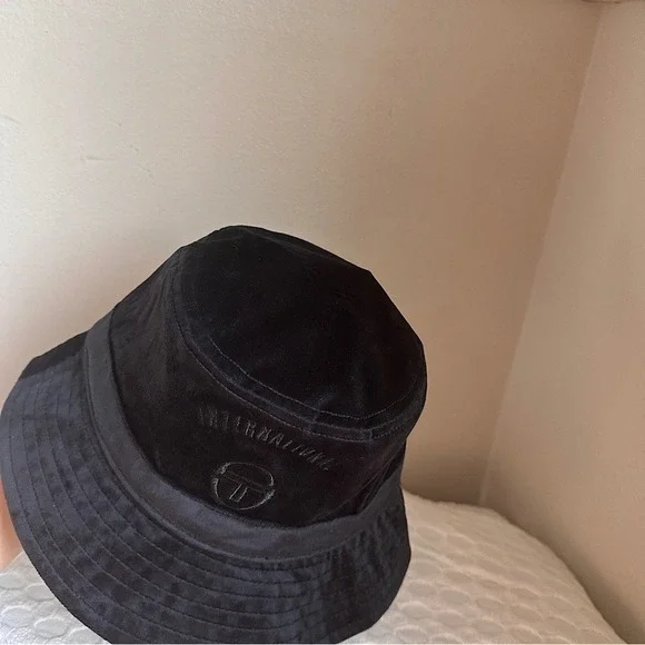 Sergio Tacchini Sovana Black Velour Bucket Hat Retro Tennis NWT - Picture 7 of 11